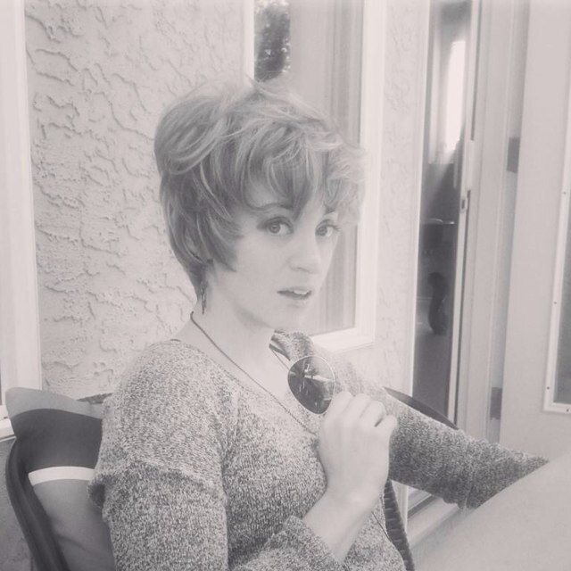 Actor, singer, mediocre waitress extrodinaire....