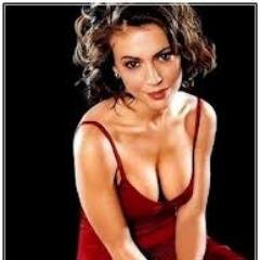 PheobeHalliwel4's profile picture. Hello I am Phoebe I am a charmed One Was @pheobehalliwell3 My Daughter @thatlaiaralison and My SOn @thatlairjason