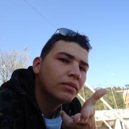 eu gosto que me odeiem e que me invejem,
porque ninguem odeia o fraco, nem inveja o feio