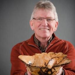 Limberlost Woodturning: Brian Markham's studio features hand-crafted wooden bowls, platters and furniture.