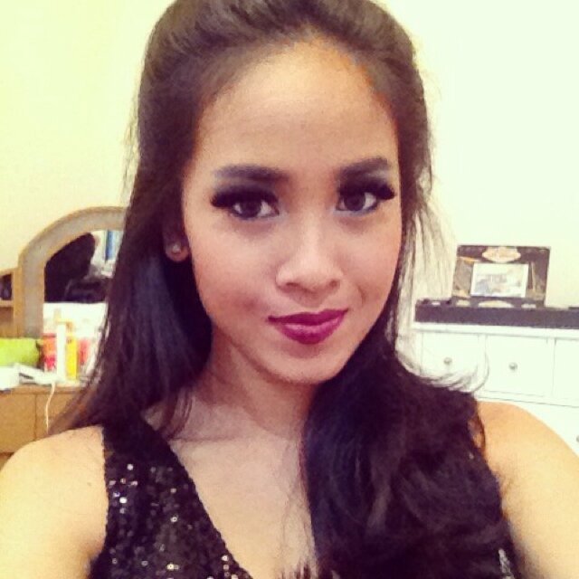 Reception Junior teacher at Sekolah Cikal Serpong - Choreographer at @jktmovein - Dancer/Teacher at @UDWdancecomplex ❤️