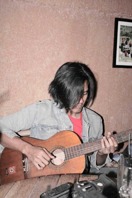 @rusarusarusahit | @Rockeveler | gry_guitar@yahoo.com | tapak singa dan kacamata kuda