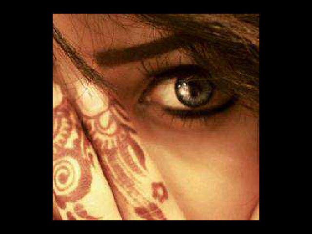 شخصيتي کَ بصمہ’ة يدي { لآ تشبہ’هَ ﺄحد } ' !