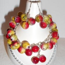 Handmade Jewellery & prints, personalised & made to order. UK based