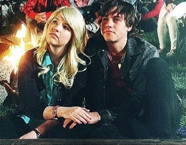 Degrassian lover! Follow me on Instagram: iloveandlikedegrassi. Tumblr: iloveandlikedegrassi. Kik: __chloerose_