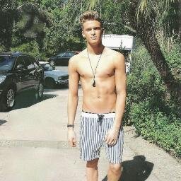 @eleftheria_cody gave u a free follow so follow her and she will follow u back! thanks xx