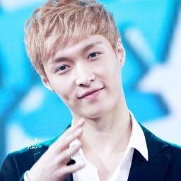 We are one ! In love with Lay and Jong Dae :) Sone :) Kid Leader Taeyeon :) shawol :)