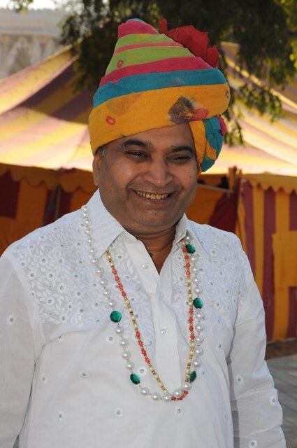 S R SHAH is a Tax Advisor and running a Gunthan brand dress material business with Sejal Shah a Designer and promotor of Gunthan