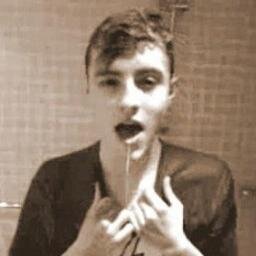 I'M ALINA. #JEDHEAD #SKINSLOVER #ROCKONELOVE FOLLOW ME,I WILL FOLLOW YOU BACK.