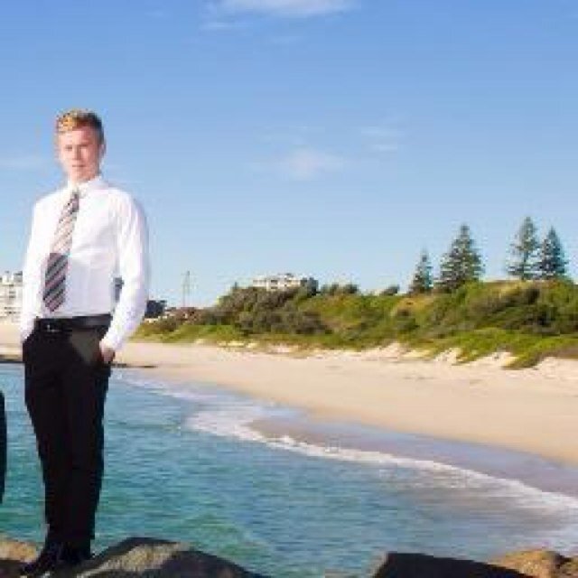 Real estate agent for Professionals, offices located in Avalon NSW. For any inquiries contact me on - 0457 357 000