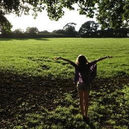 Instagram: @robyn_ashford