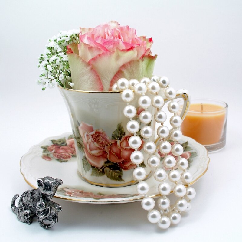 TeaRoseTrinkets's profile picture. We hope you find beautiful treasures at Tea Rose Trinkets to add to your collection.