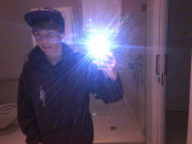 Twinkle twinkle little whore ,close your legs your not a door:3