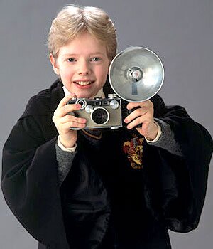 Colin Creever: Especialista fotógrafo de Hogwarts. Sacando y publicando fotos de las cosas que suceden en el colegio.