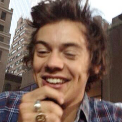 drinkshazza's profile picture. eu gosto do liam ele tem olhos da cor do mar