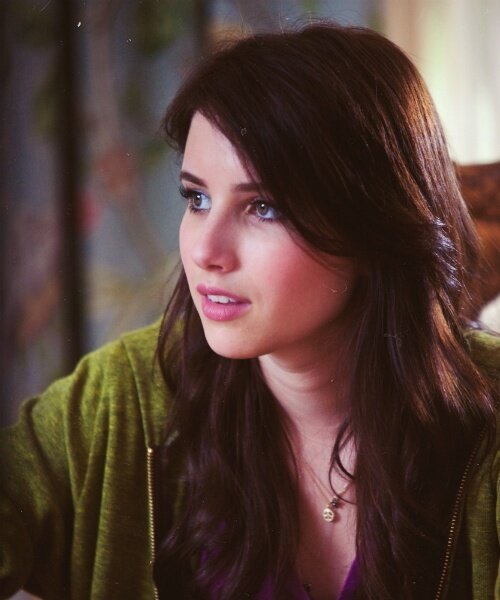 Roleplayer of Emma roberts.