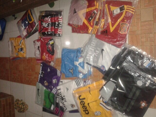 yg mau order jersey grade ori man/ladies dengan harga 60rb sampai 80rb untuk informasi sms/telepon/whatsapp UPAX : 081218547394 pin bb: 27992bb5 (OFF DULU)