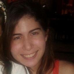 Deus, família, alguns amigos, tímida, confusa, estudante, apaixonada por música, curiosa; possui muitas fases, como a lua...