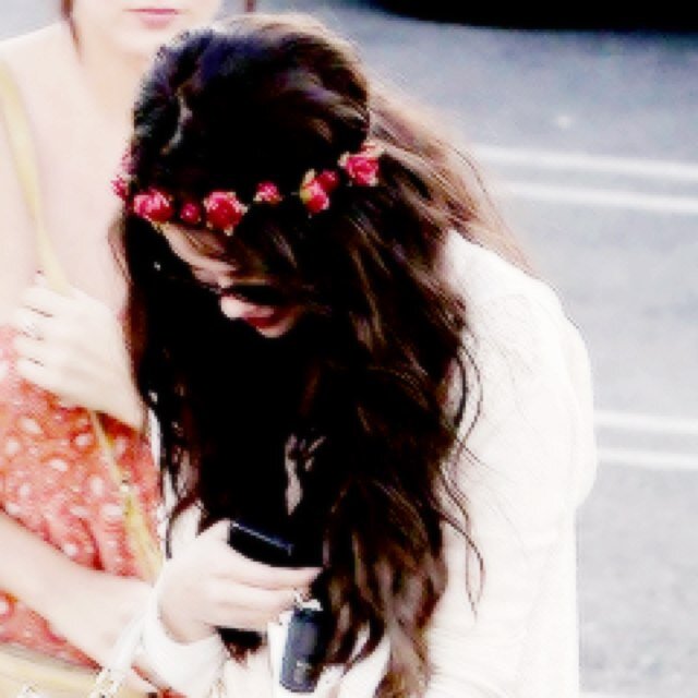 As pessoas querem nos ver bem, mas nunca melhor que elas. - dl ♡ jb ♡ sg ♡ 1D