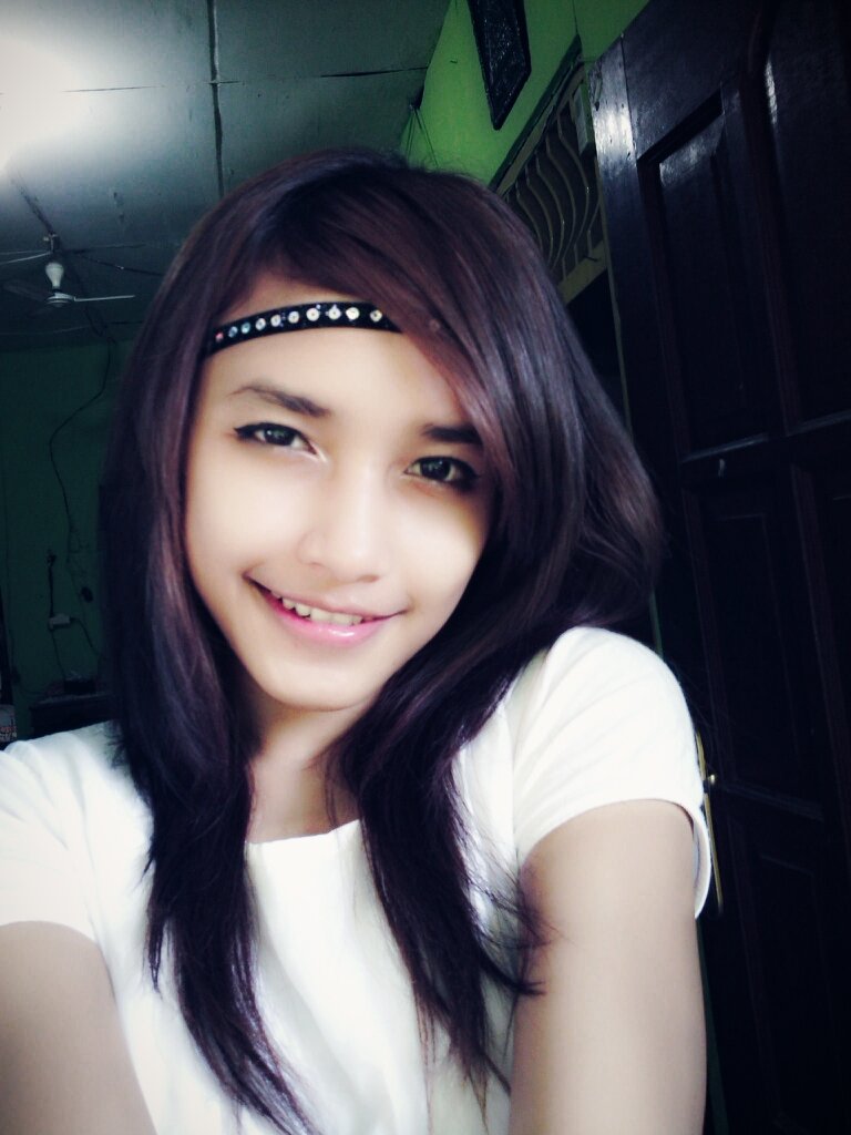 Aku mencintai mu bukan karna agama mu.. tapi Tuhan mu lah yang memilih aku ♡