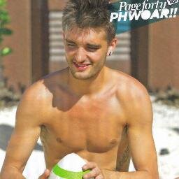 Hey, I'm from the Croatian.:) Proud Prisoner :) 3 roses are red, violets are blue. I love the wanted more than I like you 3 :3