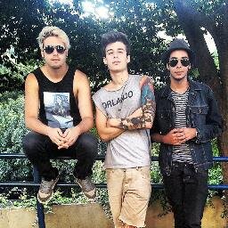 BANDA #GARNET  melhor ROCK :DD . http://t.co/rOCa4PjffK  ♪ ♫♫♫ (Twitter Criado 14.07.11 e oficializado pela banda @GARNEToficial dia 30.07.11)