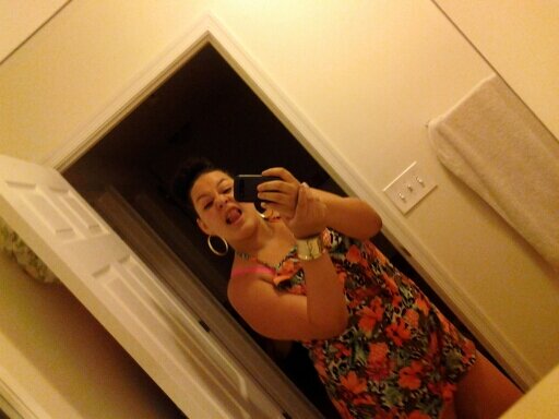Follow me on ig @i_loveeee_moyos        im 14      like me for who I am or don't like me at all cuz at the end of the day idgaf !!!
