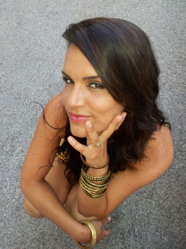 julia_noche's profile picture. la vida