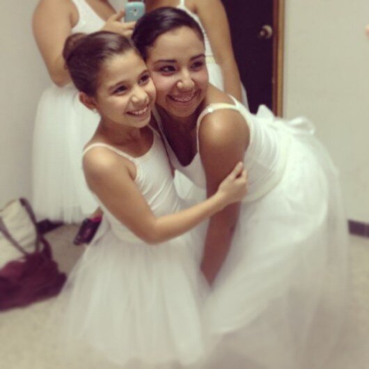 ♥La pasion por danzar para mi padre♥ mas que mover mi cuerpo, es adorarlo con cada movimiento!!