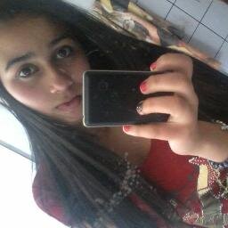 sou uma garota super divertida adoro ouvir risadas adoro ver as pessoas felizes tenho 16 anos amo adrenalina  e isso ai ^^