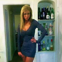 Professionally pretty,  EDM fanatic,  and philosophical elite.  Talk to me,  I'm here to pass the time.