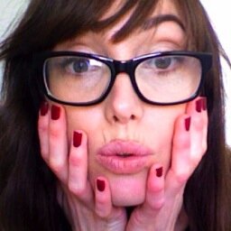 Petite blogueuse mode sans pretention mais avec passion...