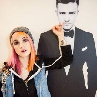 parawhore. download paramore on itunes NOW http://t.co/627bciNTKs http://t.co/N6lI0OlWm3