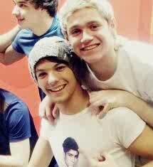 THIS IS A FREE FOLLOW! Please follow @Lous_smiile :) thank youu x