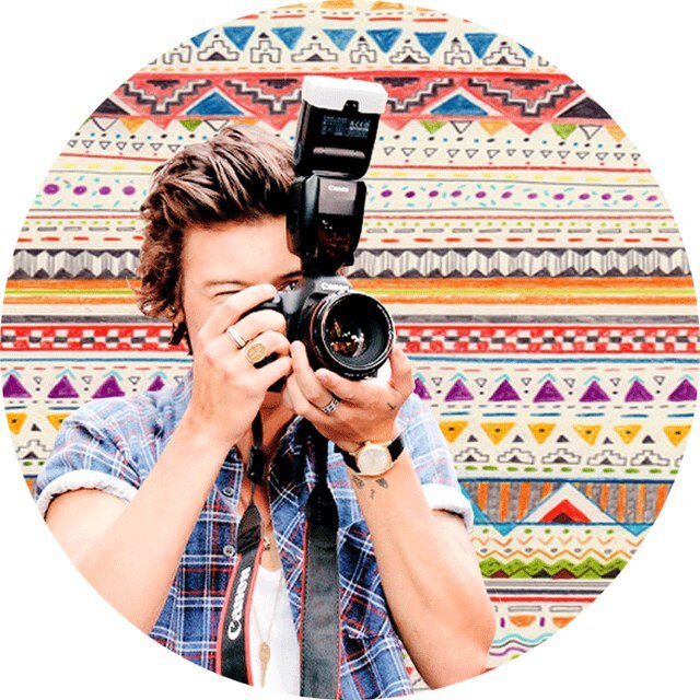 pls follow @hucklelarry becos she loves you so could you follow her?