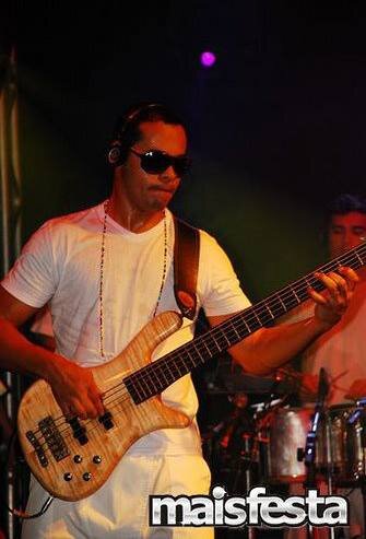 Baixista da Banda Marreta You Planeta