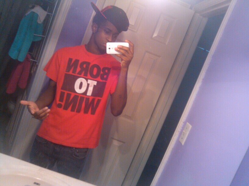 im 18 with my own shit working 4 me outchea getting to the money