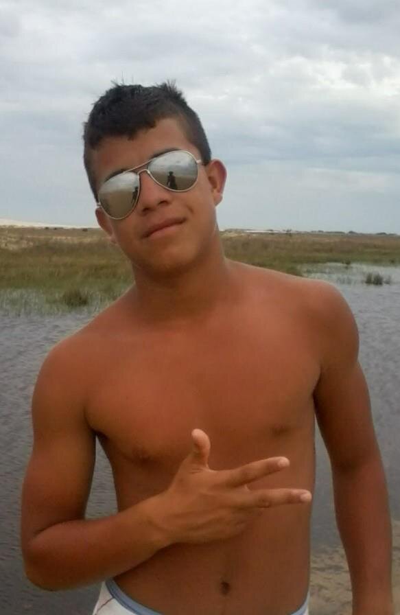eu amo futebol adoro me amarro em baladas e sair