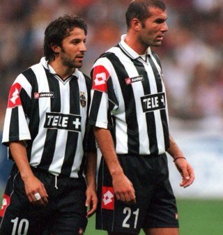 Juve_NL's profile picture. Juve_NL@hotmail.com Volg ook: @AndreaPirloNL! In samenwerking met: @OZIL10NL en @BUNDESLIGA1314