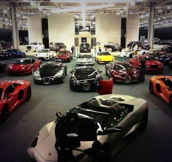Too much cars in one garage.