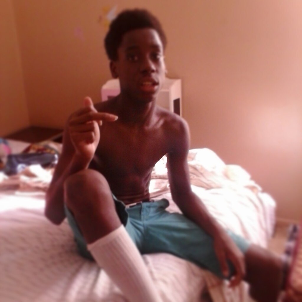 Fuck Bitches, Get Money & Live Life. 311 Famous Thvt. & Follow My Twifey @itsjust_heera  ♥