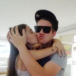 Só teu Abraço é meu abrigo. @dennerferrari   Denner seguiiu dia 30.10.13 ♡