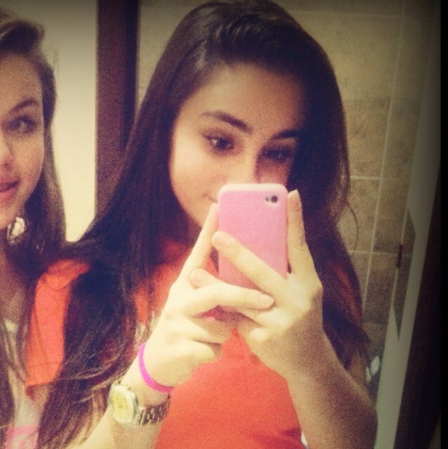 Eu preciso disso no meu dia a dia, do teu abraço, do teu apoio, do teu ombro.Porque você me acalma, me traz calma na alma @naomivercesi No cora da Na