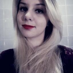 •  Inconstante e talvez imprevisível.
Não gosto de rotina..Me irrito de forma inexplicável quando não botam fé nas minhas palavras.
Bem vindos ao meu twitter.