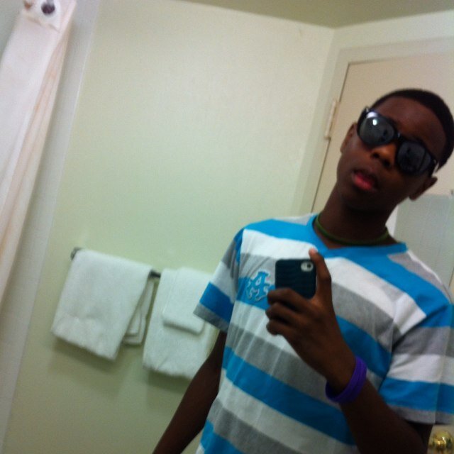 super cool love girls attractive....... Follow me and ill follow u