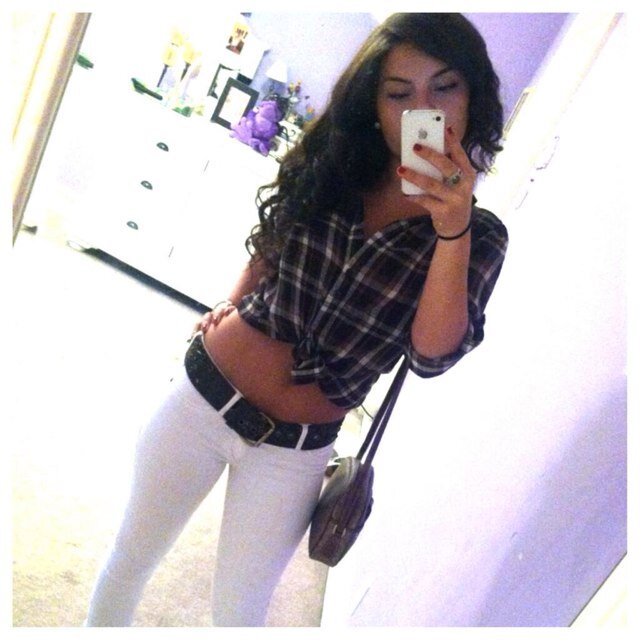 Looking for friends & followers *(not gonna lie)  follow me & i follow back...