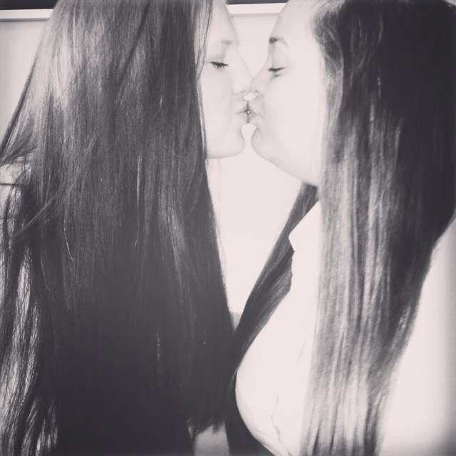 Hey tweetpeas! Its @justcat_xo and @its_lucy_ Thanks for following two crazy fangirls. Xxx