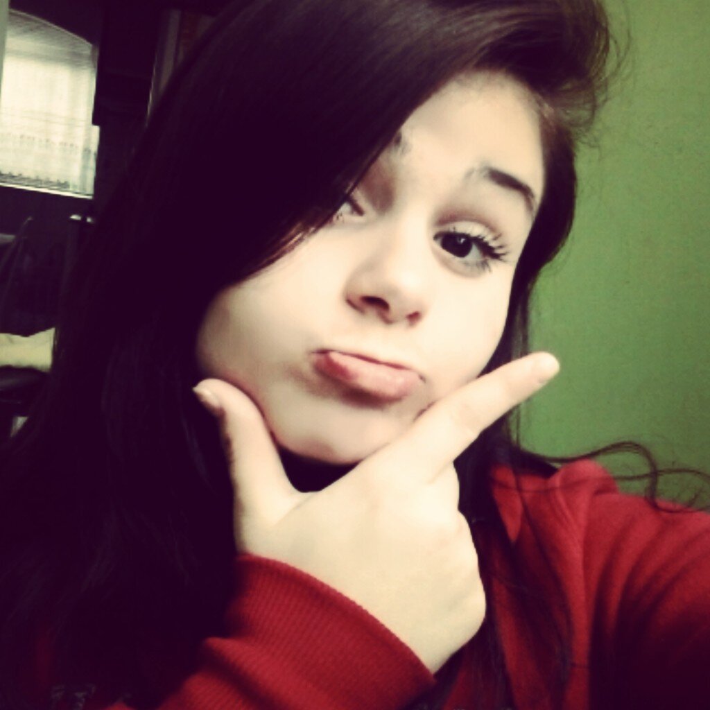 Brasileira, 13 anos, ciumenta, belieber, mahomie, flyer, prazer Julia! Sócia do FC @fcqvoficial
