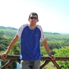 sou uma pessoa temente a deus ,sincero ,honesto ,trabalhador e procuro ser feliz no que faço e trabalho. Gosto muito de esportes como futebol,volei e outros. jc