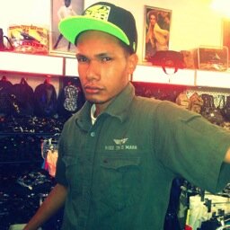 MUSIC || VIDEOS || GUITARS || DJ || REMIXER || SWAGG || HISPANIC || HOMIE || LATIN
 JESUS IS MY KING. 

http://t.co/iNGHWq7R